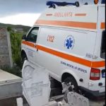 Ambulanța nărăvașă ajunge în cimitir(video)